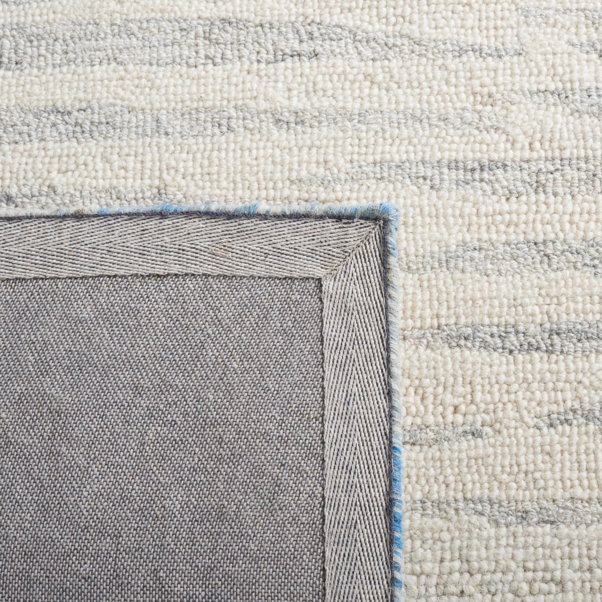 Safavieh Abstract Abt926M Ivory/Dark Blue Rug.