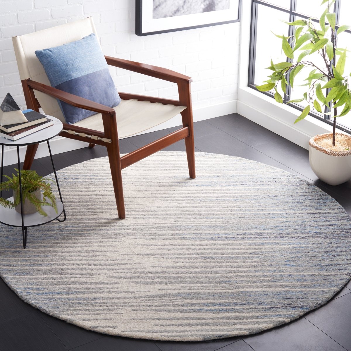 Safavieh Abstract Abt926M Ivory/Dark Blue Rug.