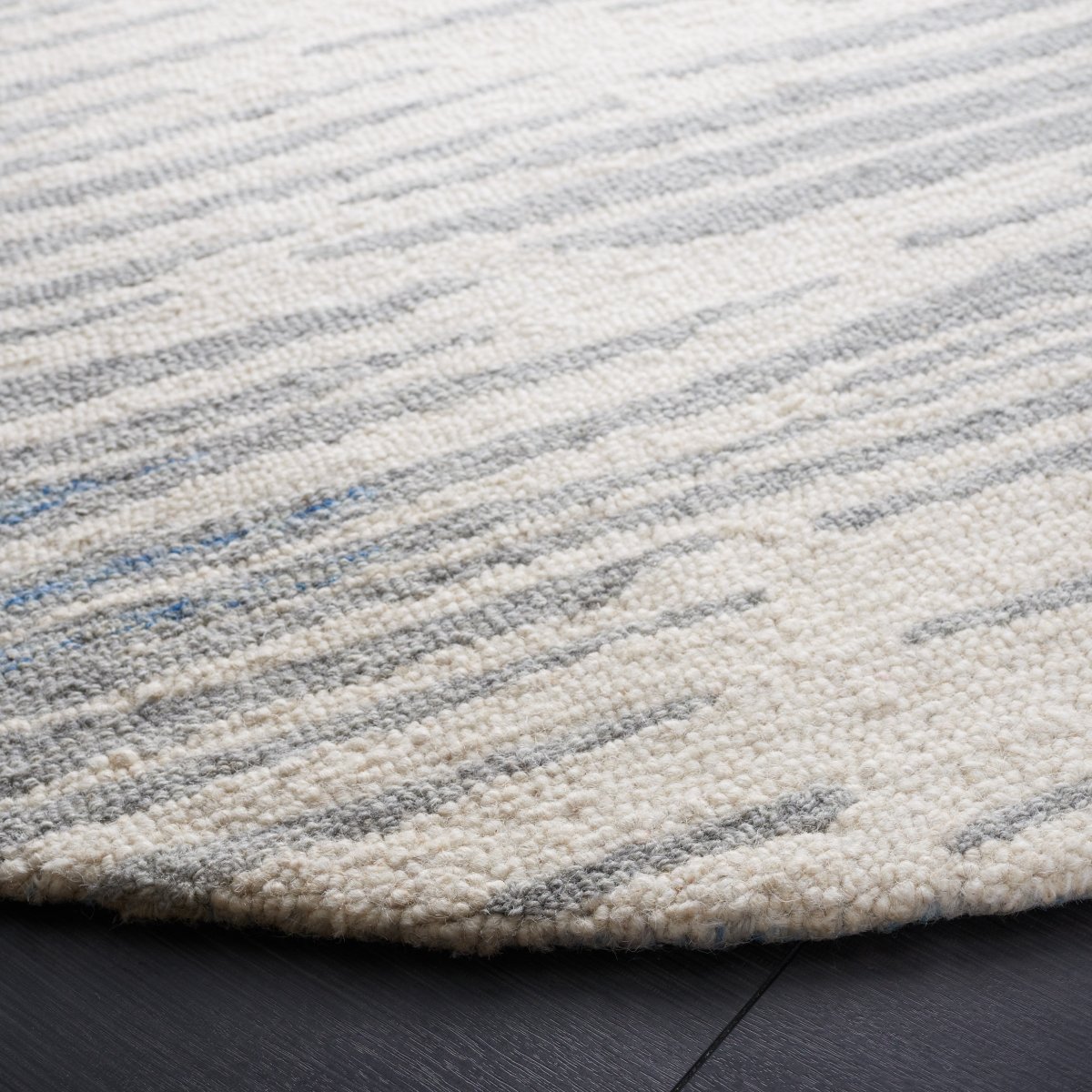 Safavieh Abstract Abt926M Ivory/Dark Blue Rug.