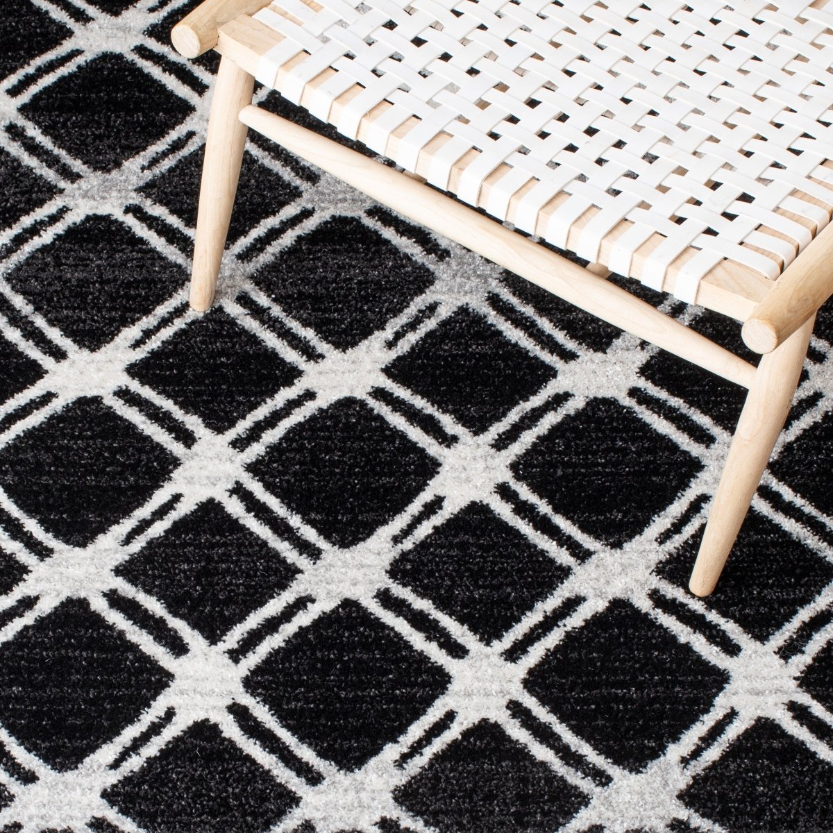 Safavieh Adirondack Adr105F Black/Light Grey Rugs.