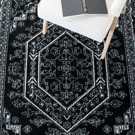 Safavieh Adirondack Adr108Z Black/Ivory Rug.