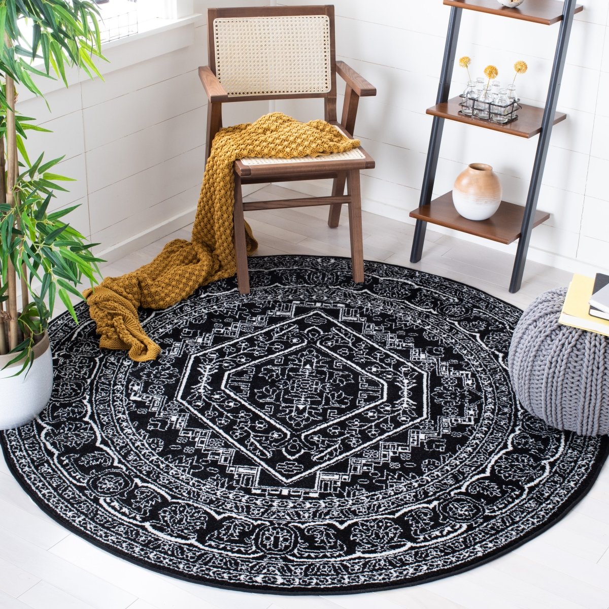 Safavieh Adirondack Adr108Z Black/Ivory Rug.
