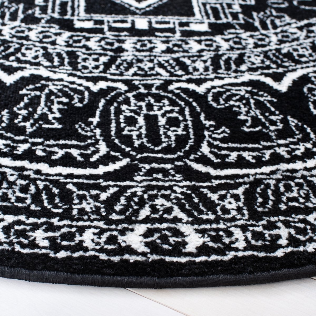 Safavieh Adirondack Adr108Z Black/Ivory Rug.