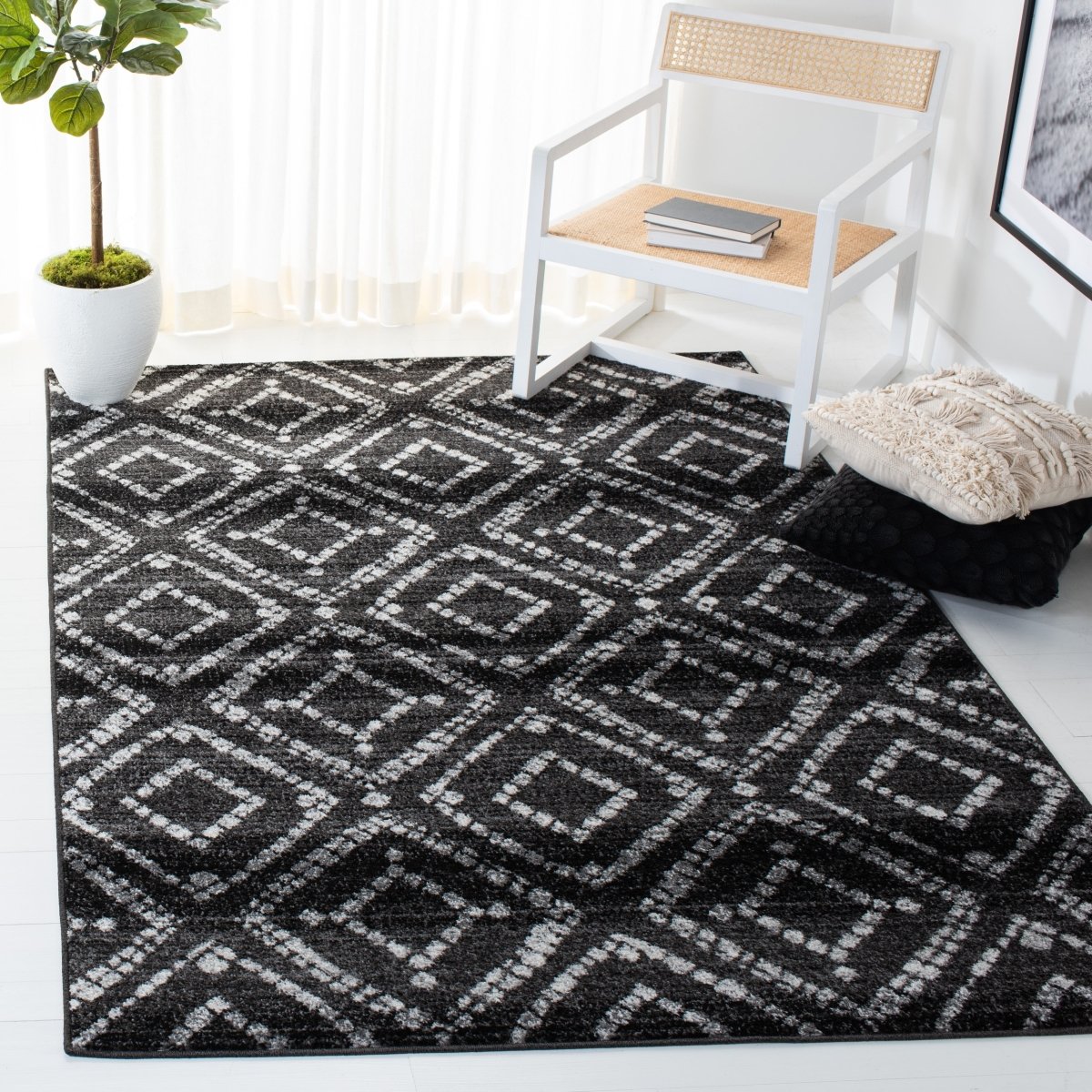 Safavieh Adirondack Adr131A Black/Ivory Rug.