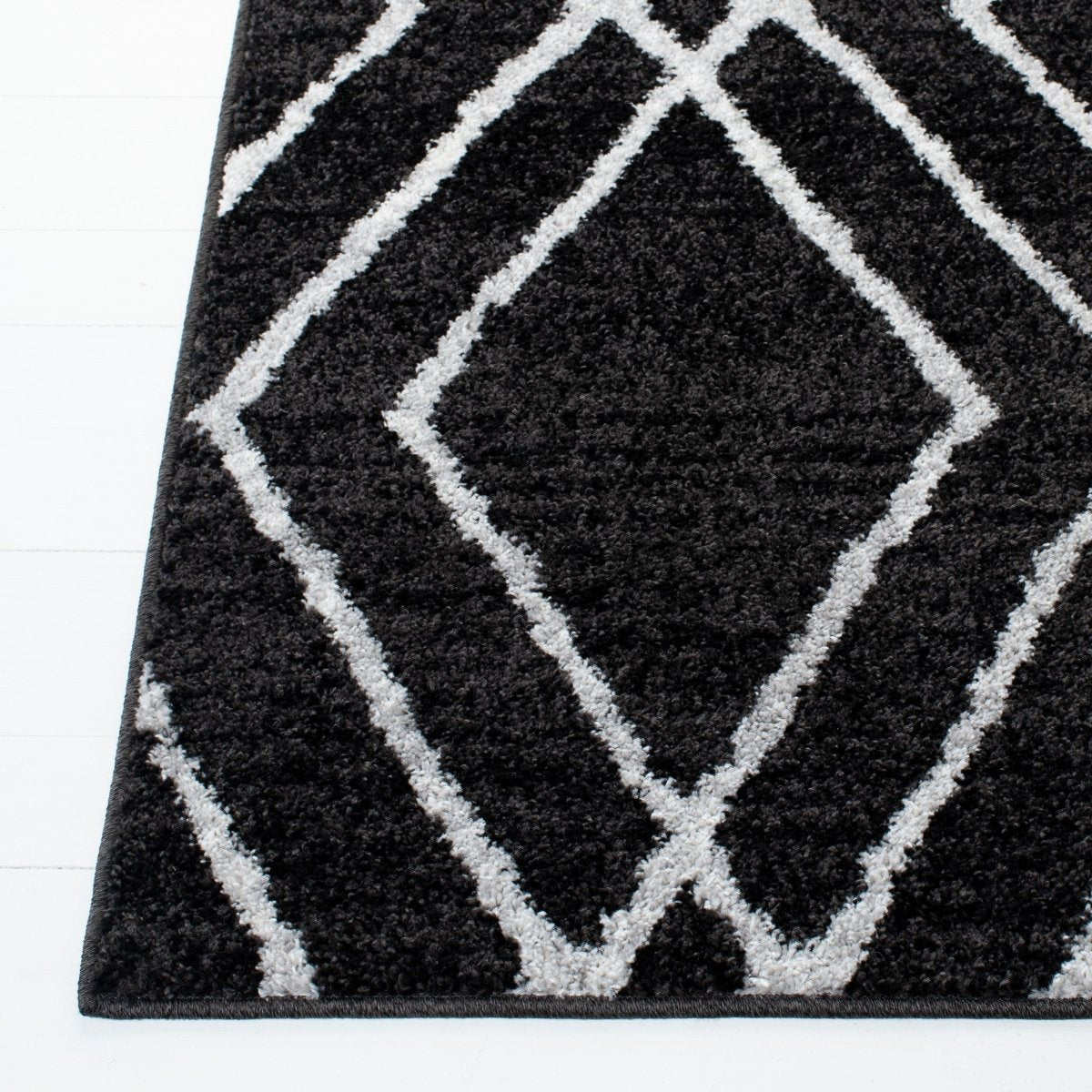 Safavieh Adirondack Adr162F Black/Light Grey Rugs.