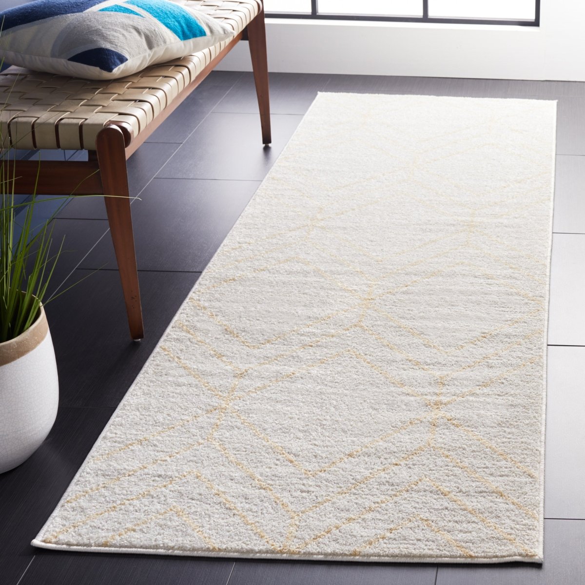 Safavieh Adirondack Adr241C Ivory/Gold Rugs.