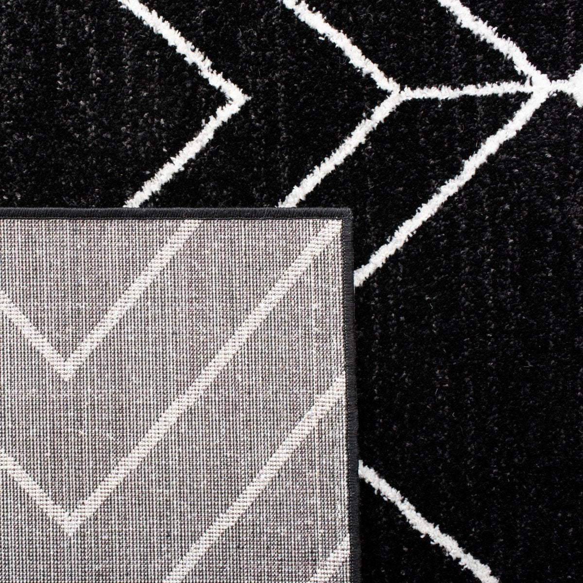 Safavieh Adirondack Adr241Z Black/Ivory Rug.