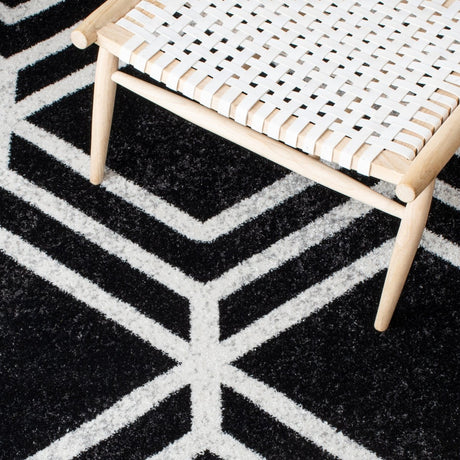 Safavieh Adirondack Adr253H Black/Ivory Rugs.