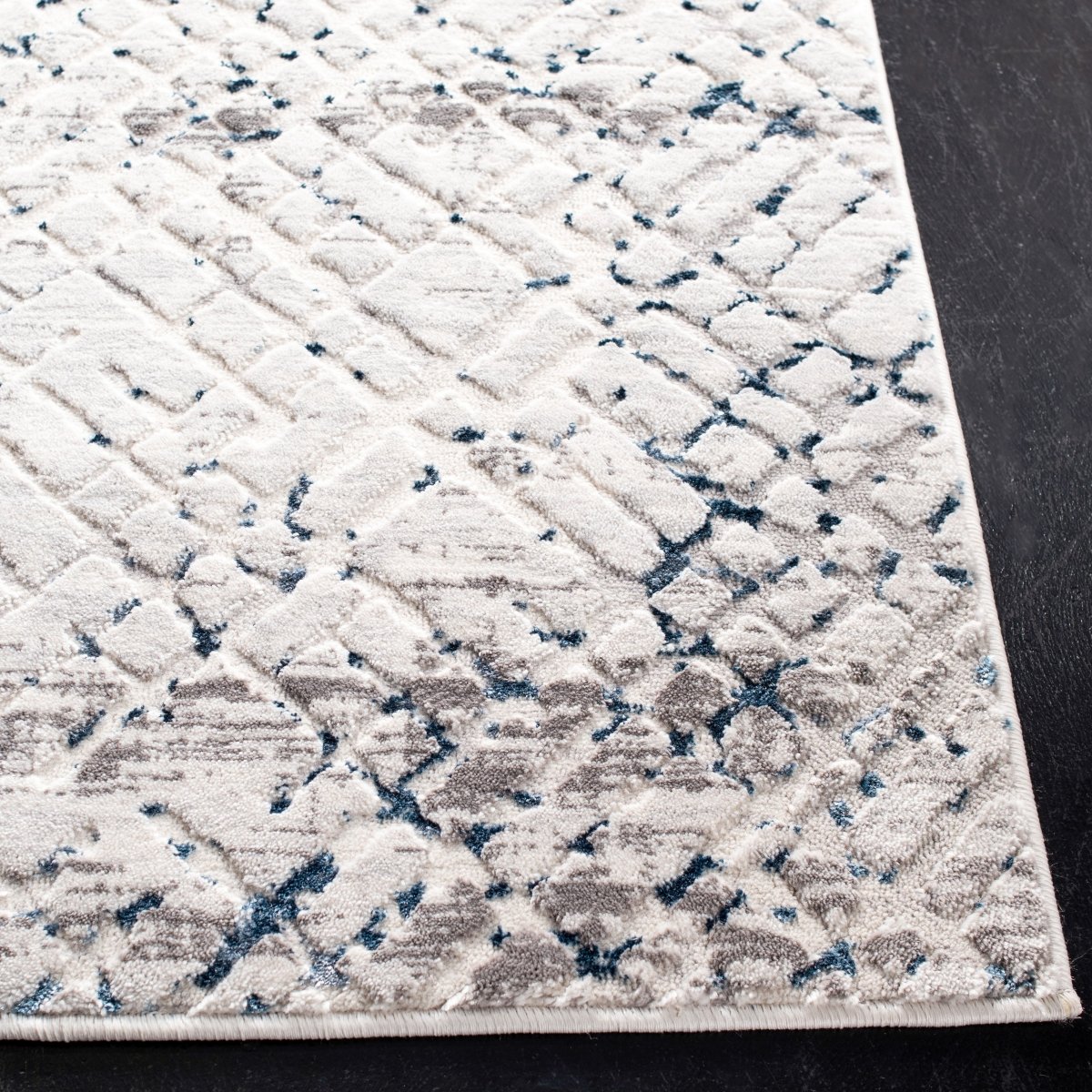 Safavieh Amalfi Amf552B Cream/Navy Rugs.