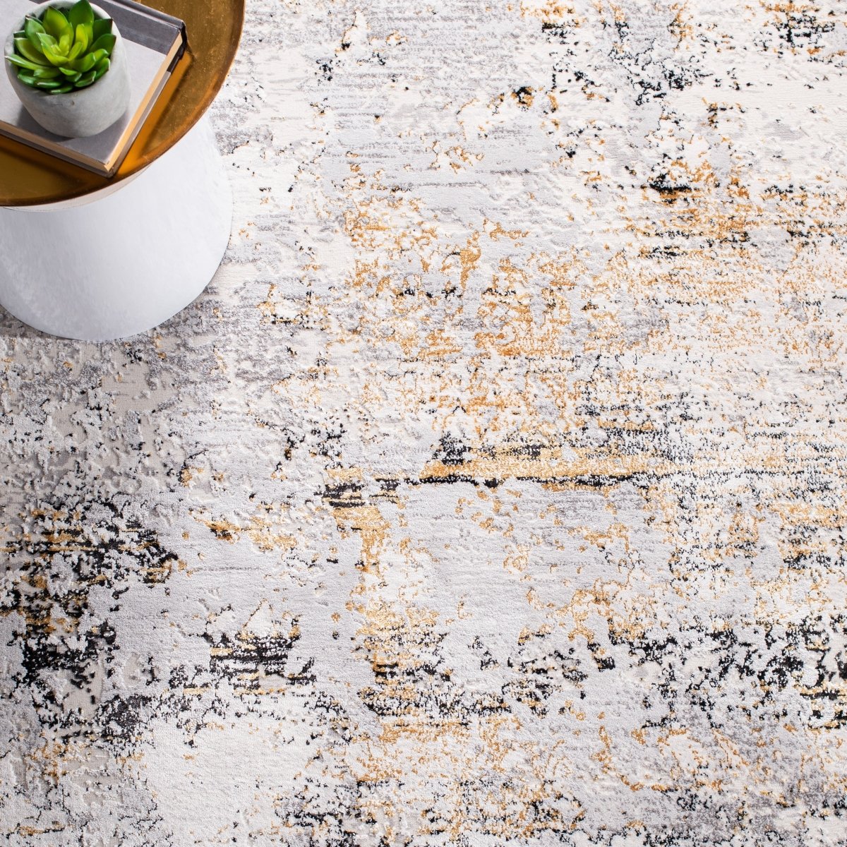 Safavieh Amalfi Amf572A Creme/Gold Rugs.