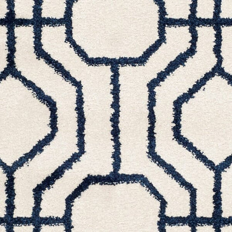Safavieh Amherst Amt416M Ivory / Navy Rugs.