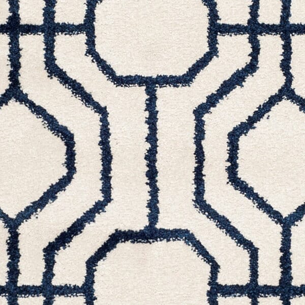 Safavieh Amherst Amt416M Ivory / Navy Rugs.