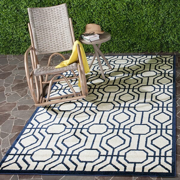 Safavieh Amherst Amt416M Ivory / Navy Rugs.