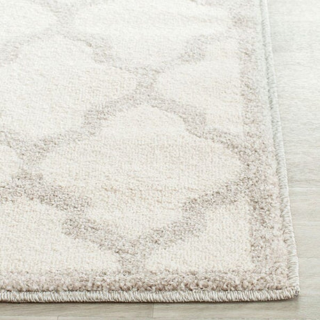 Safavieh Amherst Amt420E Beige / Light Grey Rugs.