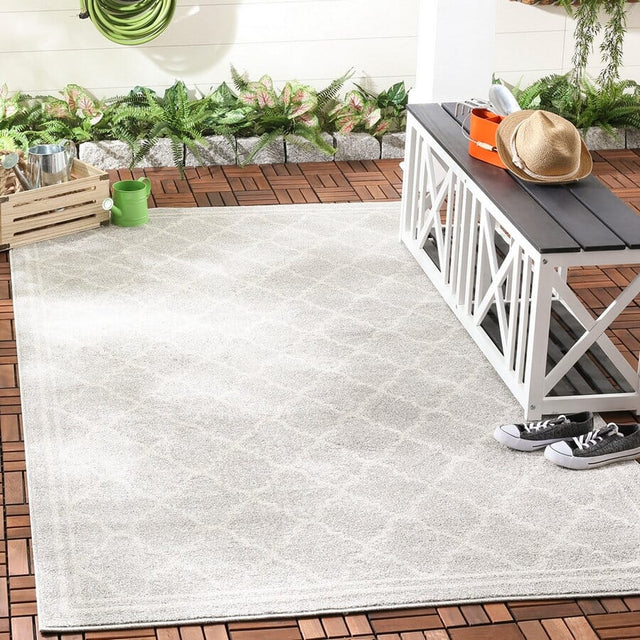 Safavieh Amherst Amt422B Light Grey / Beige Rugs.