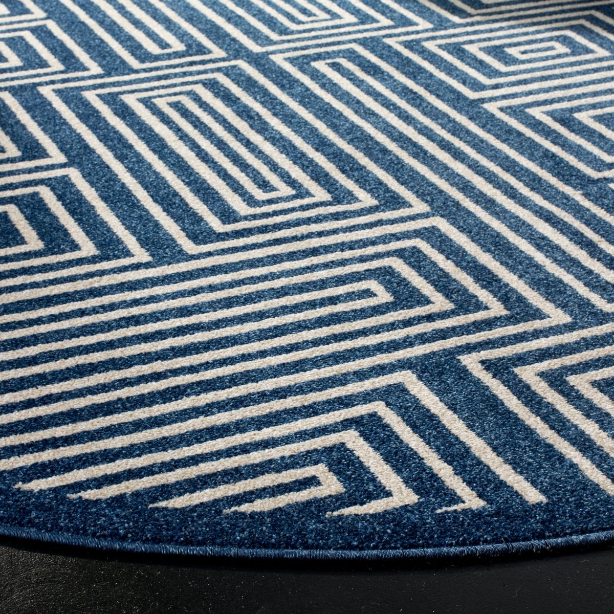 Safavieh Amherst Amt430P Navy/Ivory Rug.