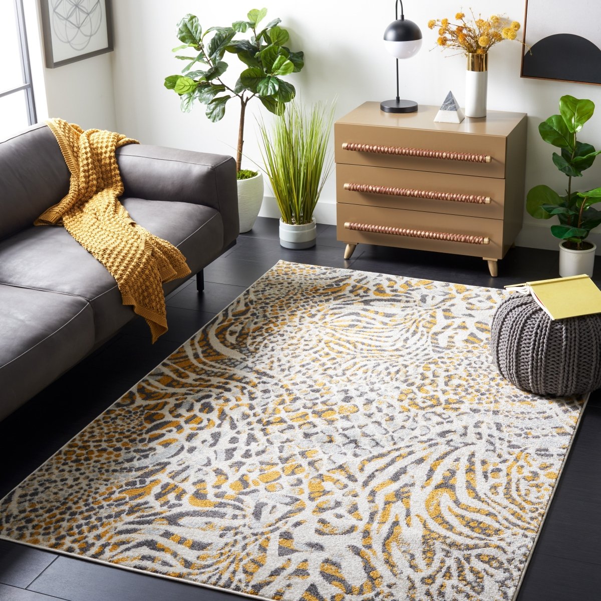 Safavieh Amsterdam Ams187D Beige/Gold Rug.