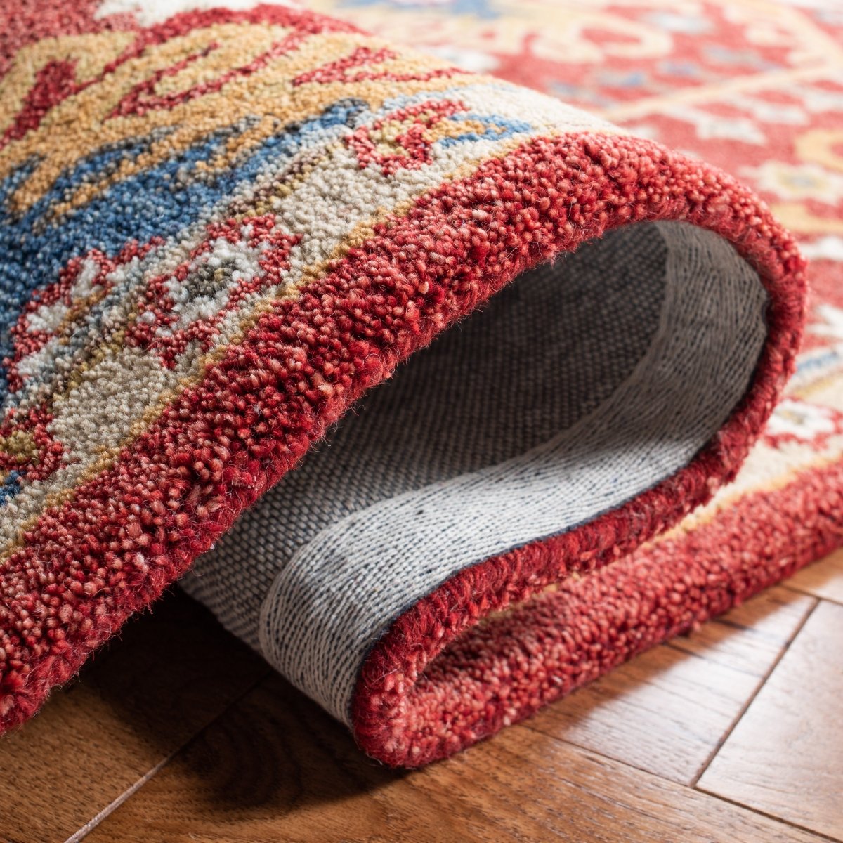 Safavieh Antiquity At522Q Red/Yellow Rugs.