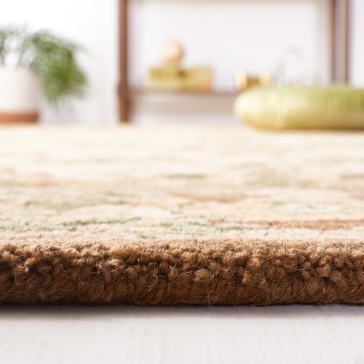 Safavieh Antiquity At65B Ivory/Beige Rug.