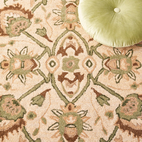 Safavieh Antiquity At65B Ivory/Beige Rug.
