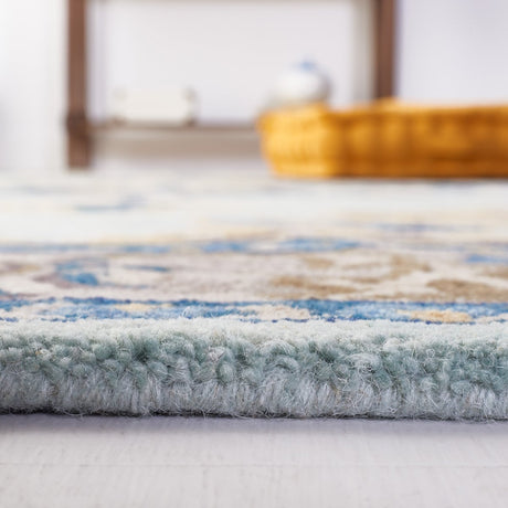 Safavieh Antiquity At66K Turquoise/Silver Rug.