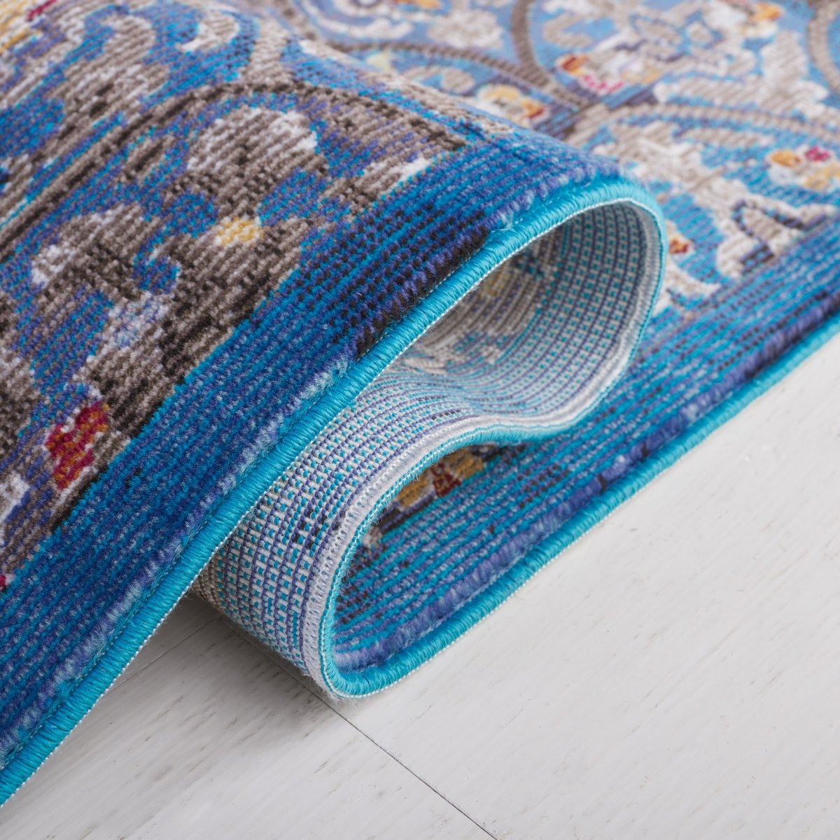 Safavieh Aria Ara112N Navy/Gold Rug.
