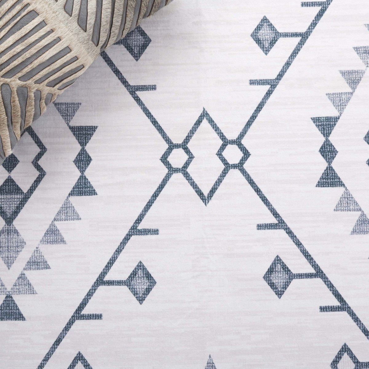 Safavieh Arizona Arz104B Beige/Charcoal Rug.
