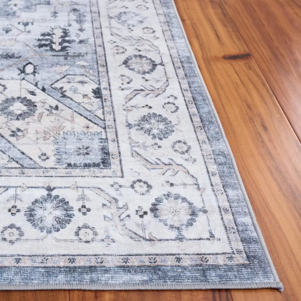 Safavieh Arizona 5'-0" x 8'-0" Rug in Grey / Ivory