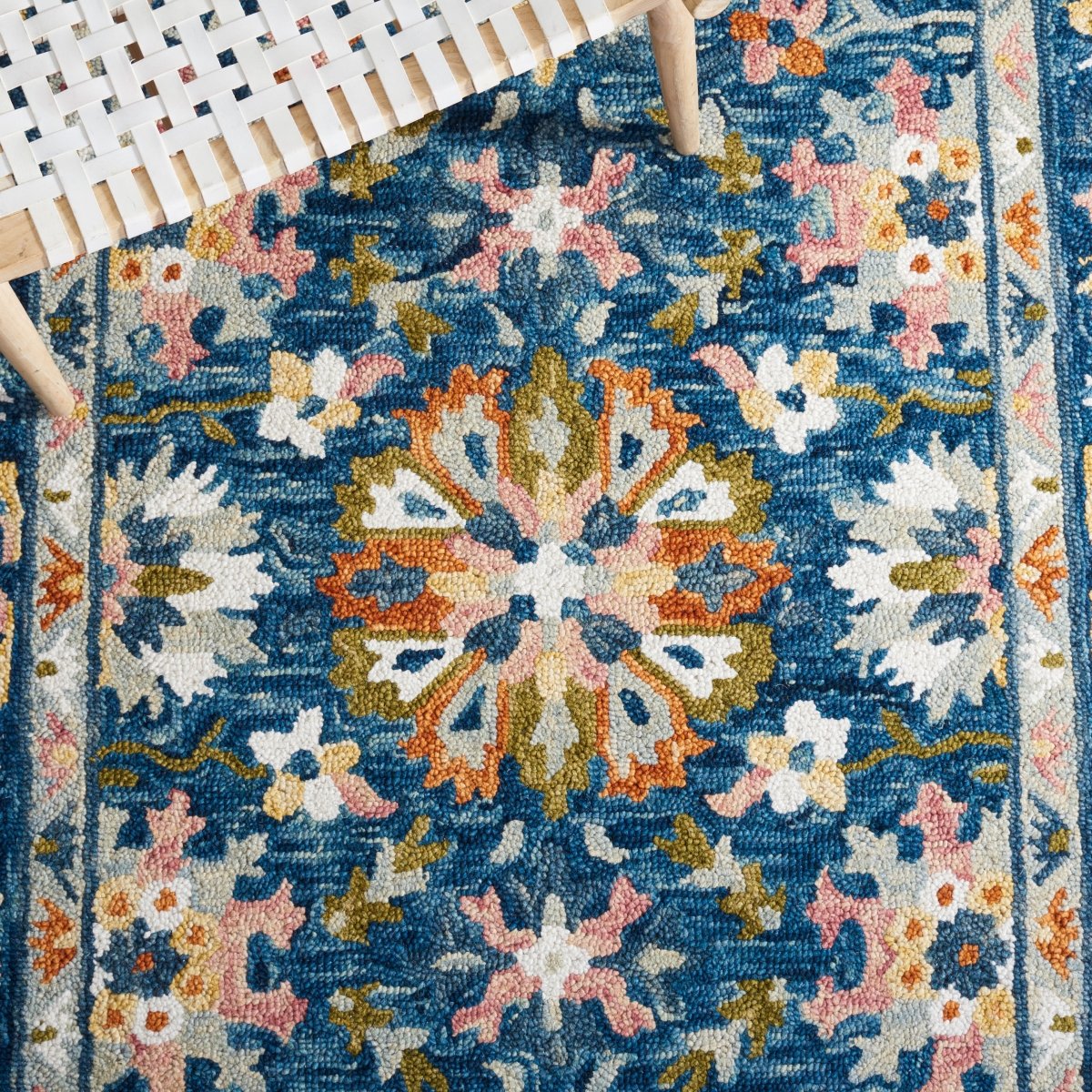 Safavieh Aspen Apn129M Blue/Green Rug.