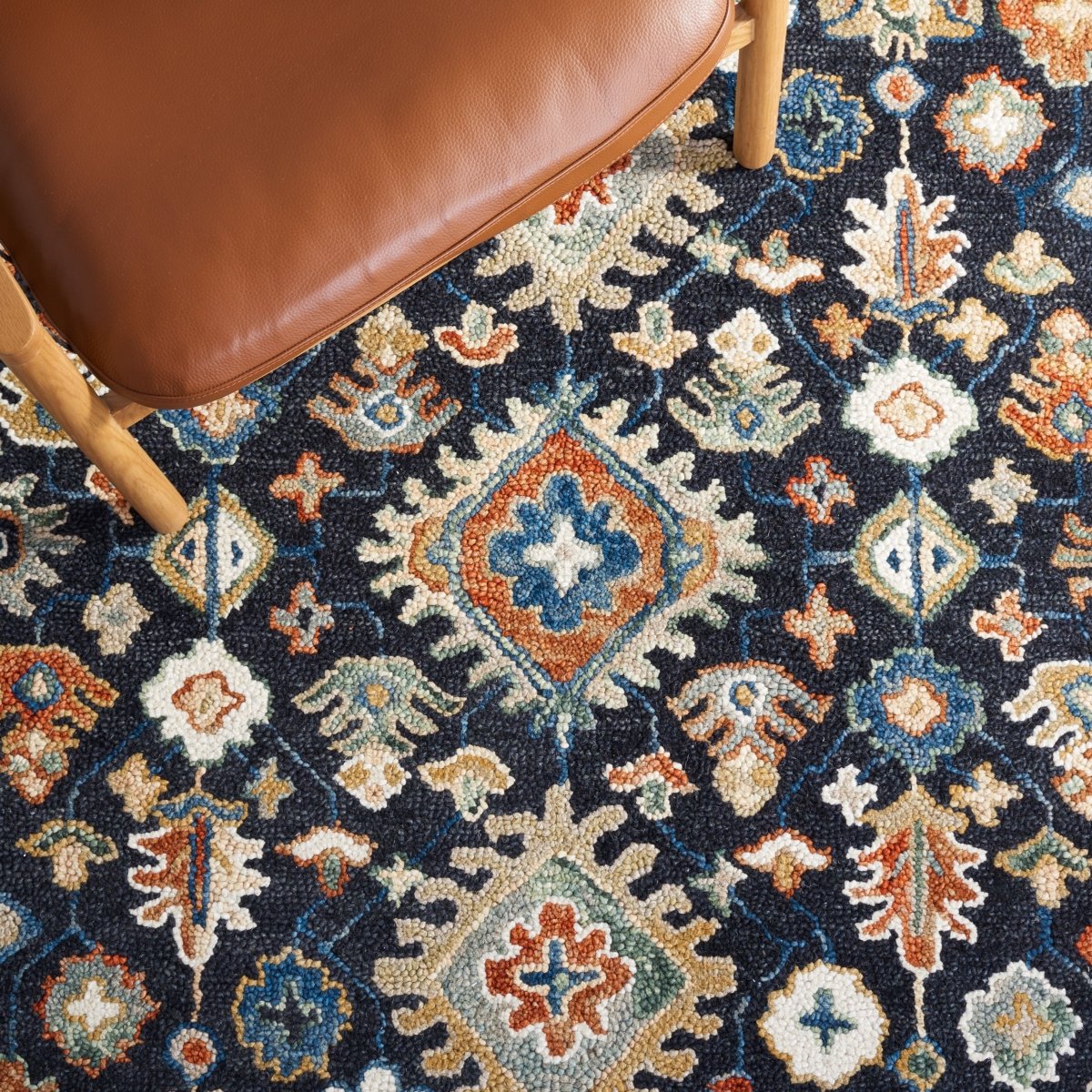 Safavieh Aspen Apn145Z Black/Rust Rug.