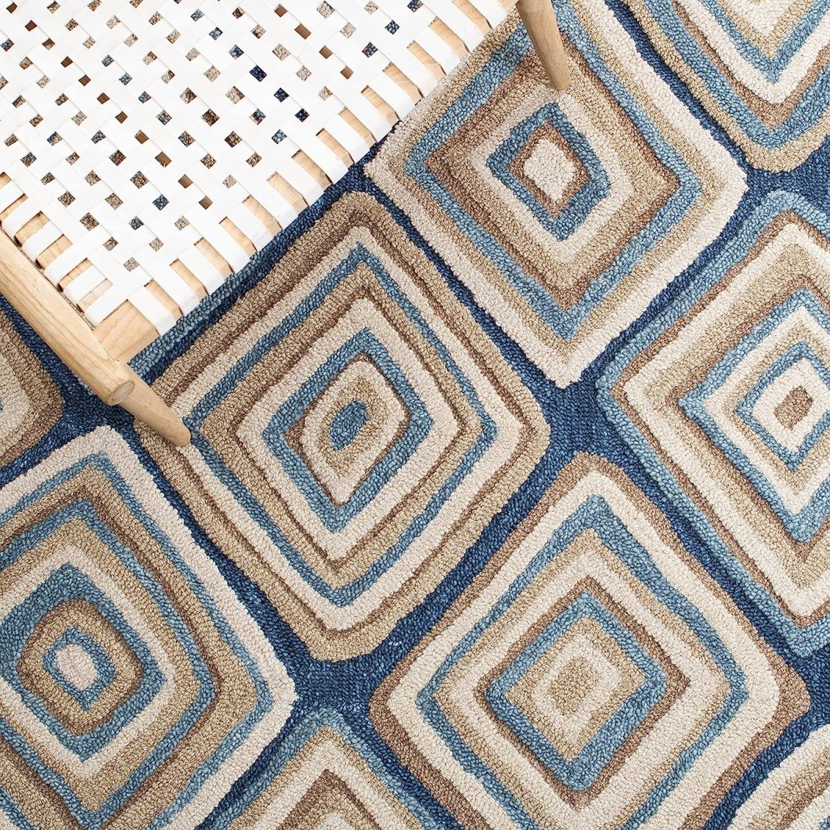 Safavieh Aspen Apn350M Blue/Beige Rug.