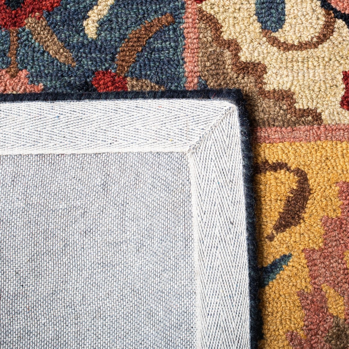 Safavieh Aspen Apn402Q Red/Gold Rugs.