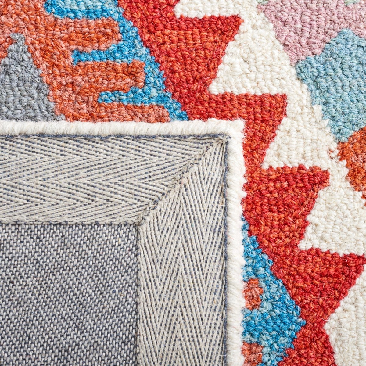 Safavieh Aspen Apn407A Ivory/Red Rug.