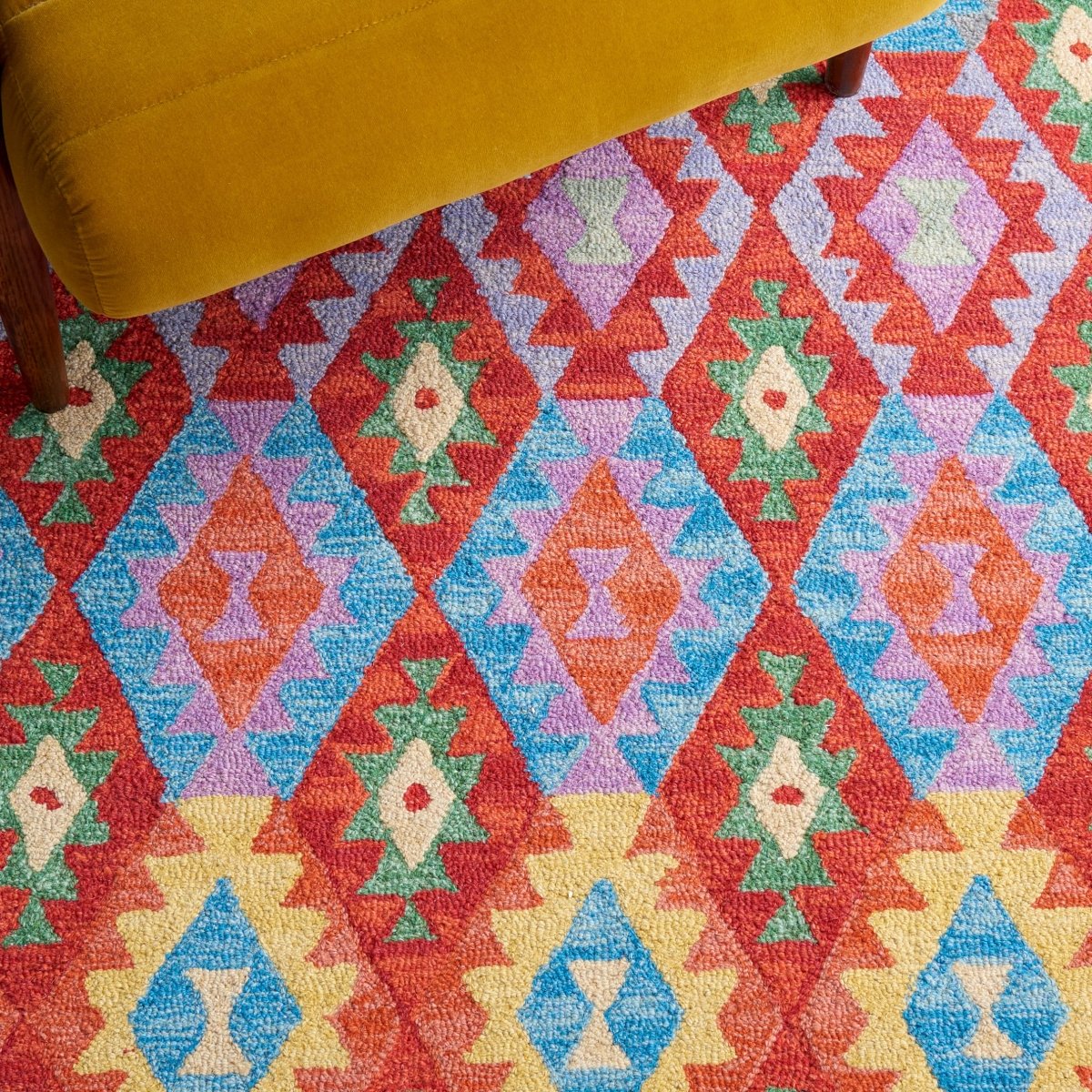 Safavieh Aspen Apn408Q Red/Blue Rug.