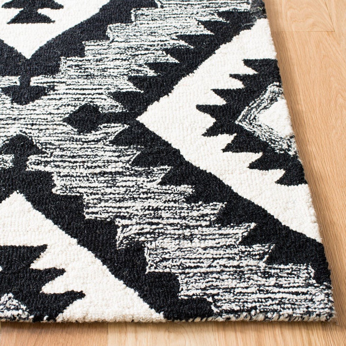Safavieh Aspen Apn813Z Charcoal/Black Rug.