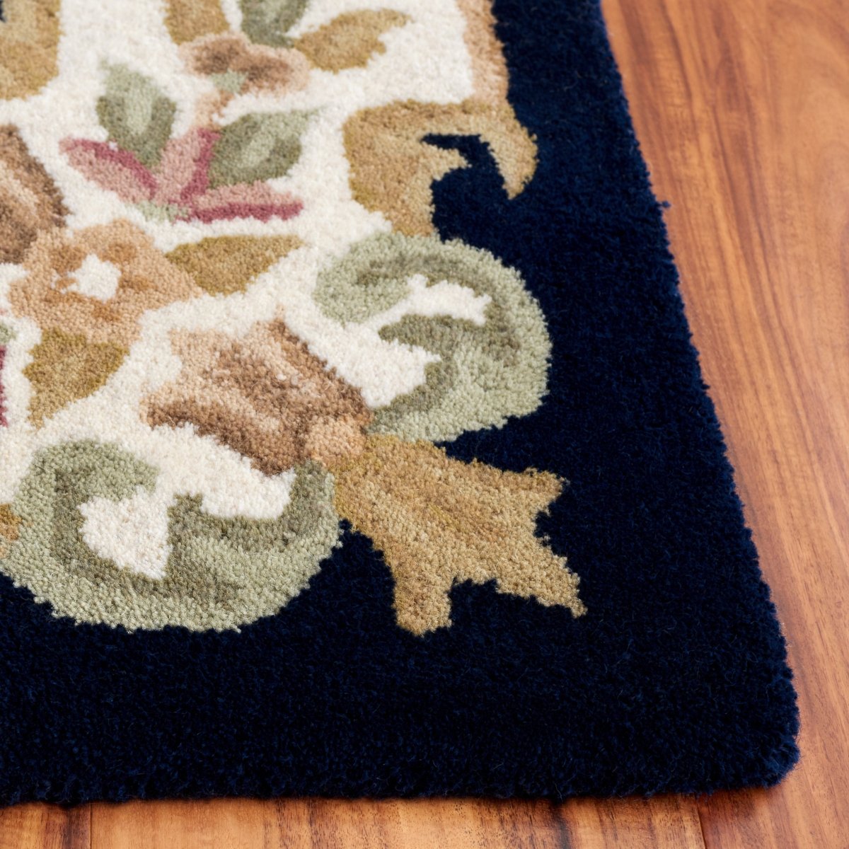 Safavieh Aubusson Aub301N Navy/Ivory Rug.