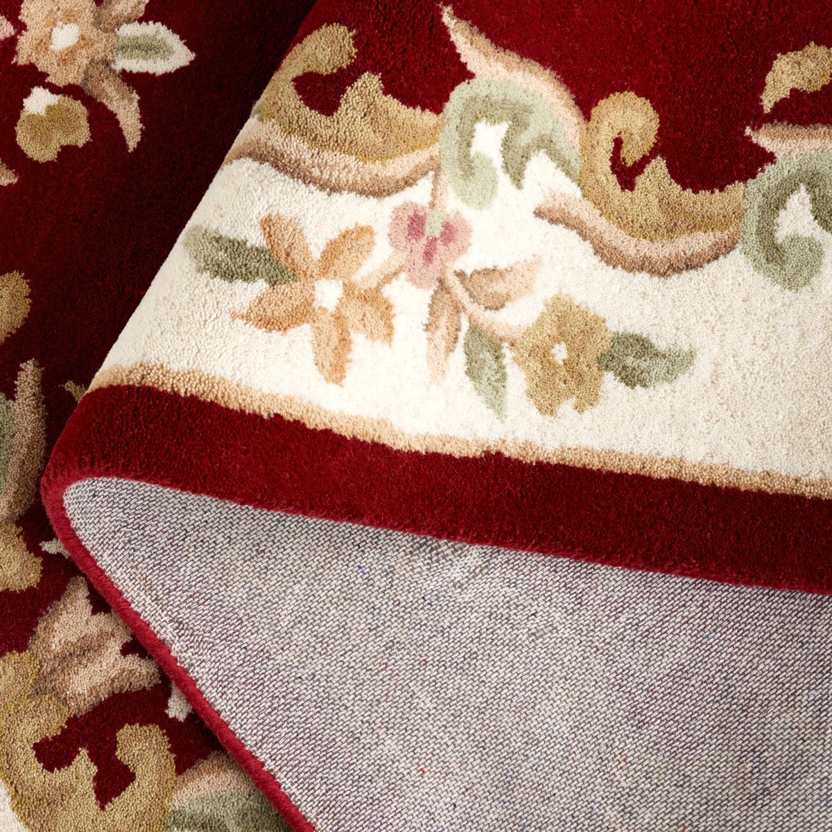 Safavieh Aubusson Aub301Q Red/Ivory Rug.