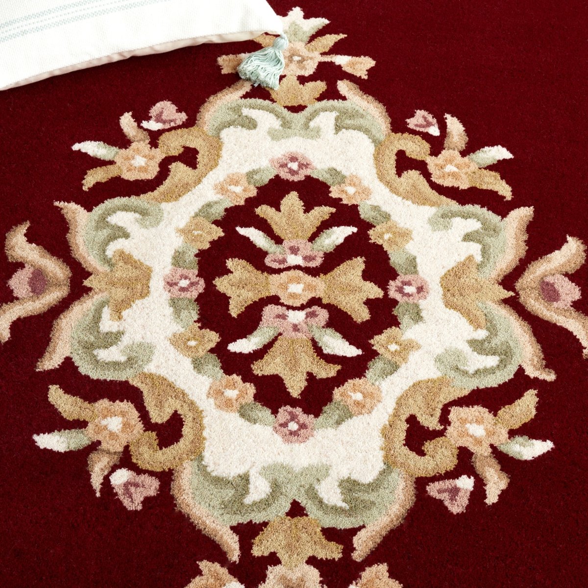 Safavieh Aubusson Aub301Q Red/Ivory Rug.