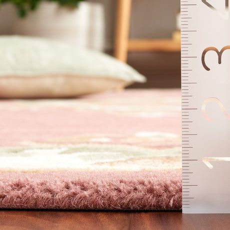 Safavieh Aubusson Aub301U Pink/Ivory Rug.