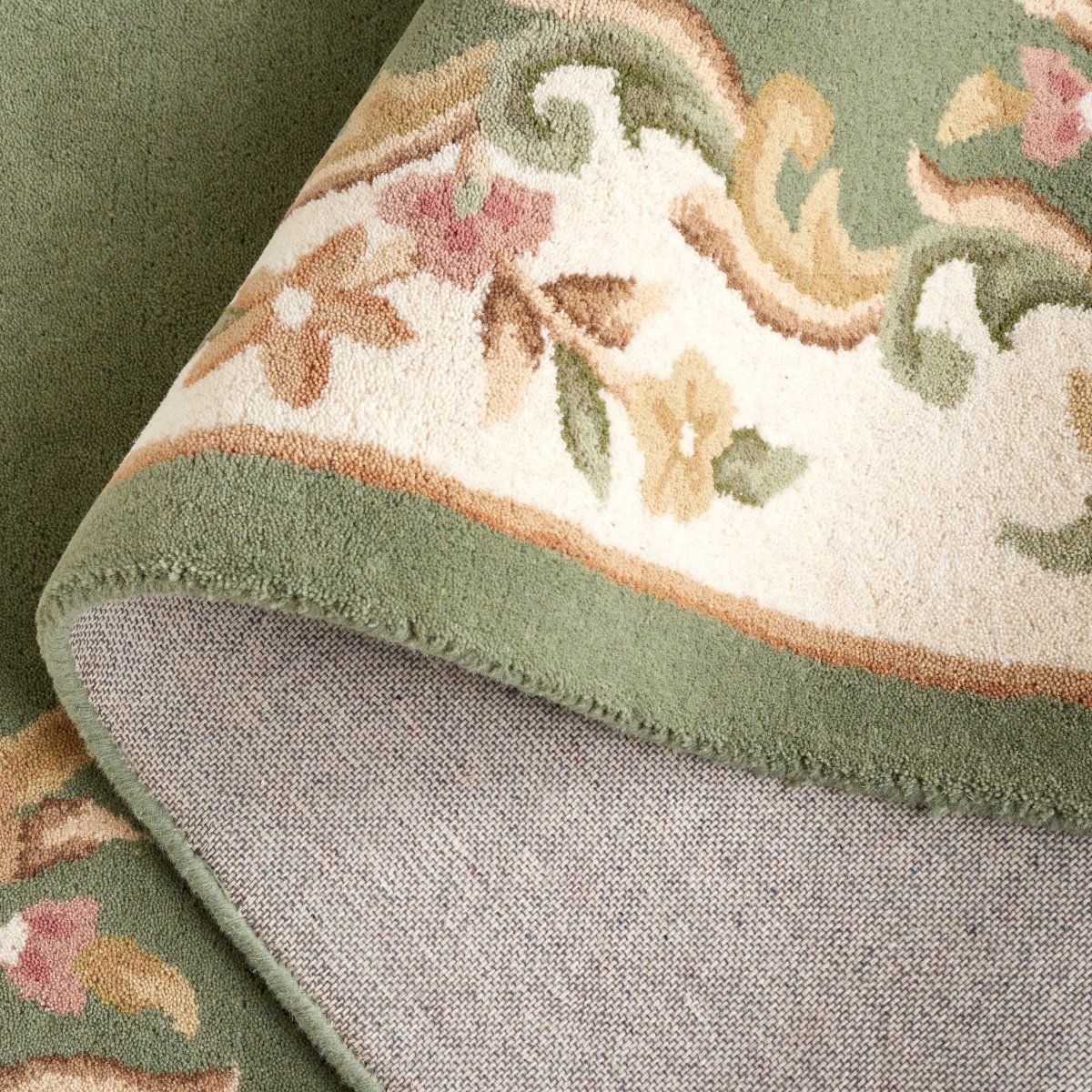 Safavieh Aubusson Aub301Y Green/Ivory Rug.