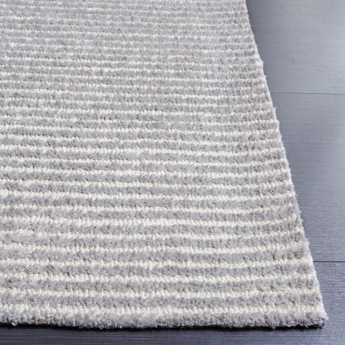 Safavieh Audrey Aud101F Ivory/Grey Rug.