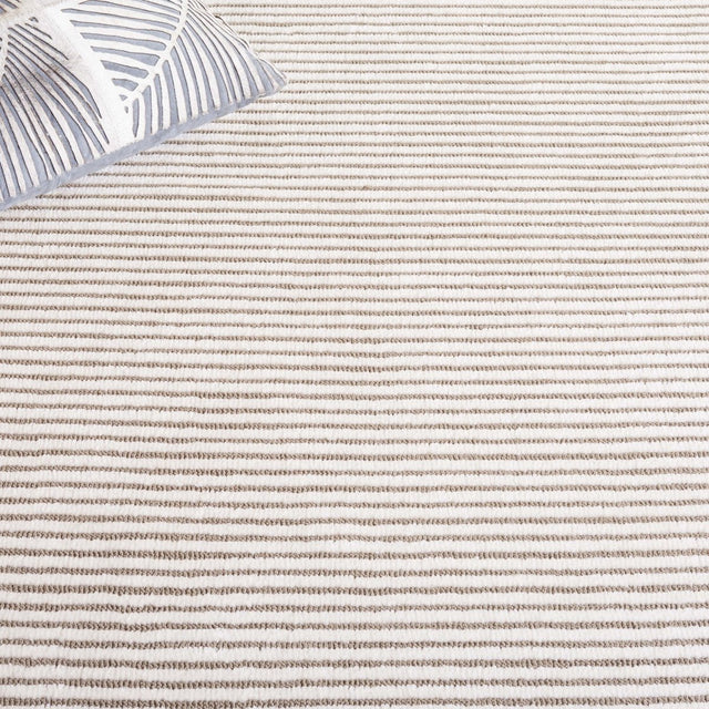 Safavieh Audrey Aud101H Ivory/Dark Grey Rug.