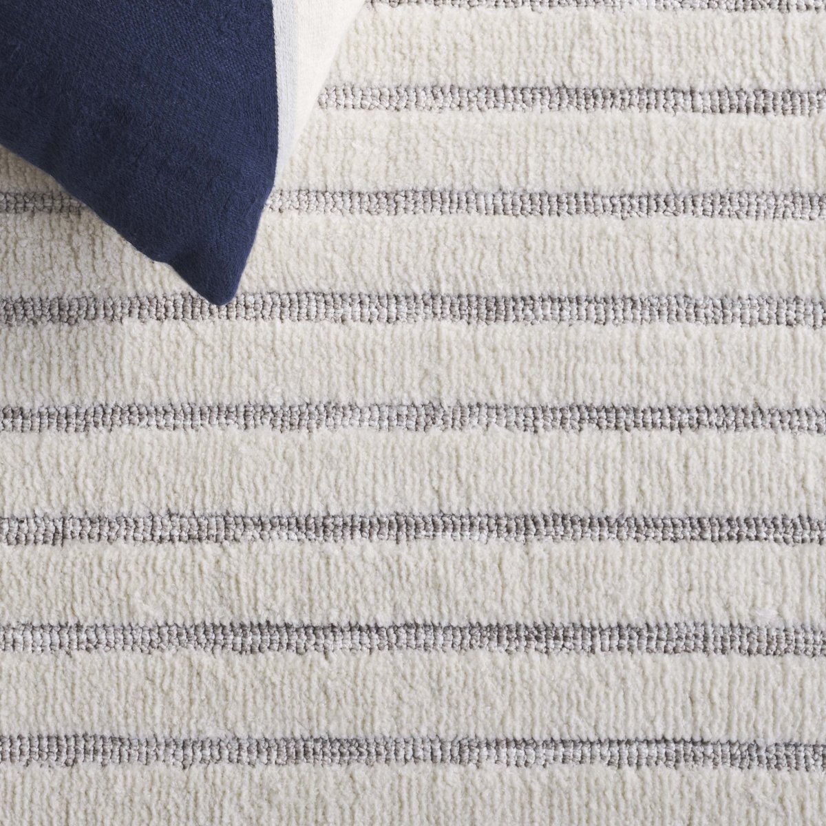 Safavieh Audrey Aud108F Grey/Ivory Rug.
