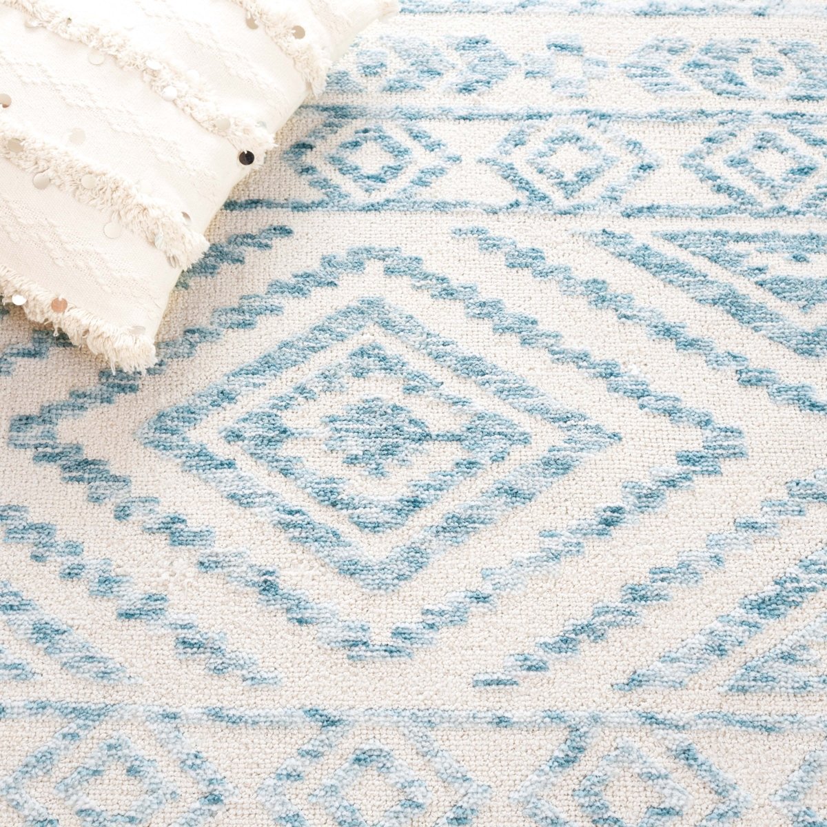 Safavieh Audrey Aud201M Ivory/Blue Rug.