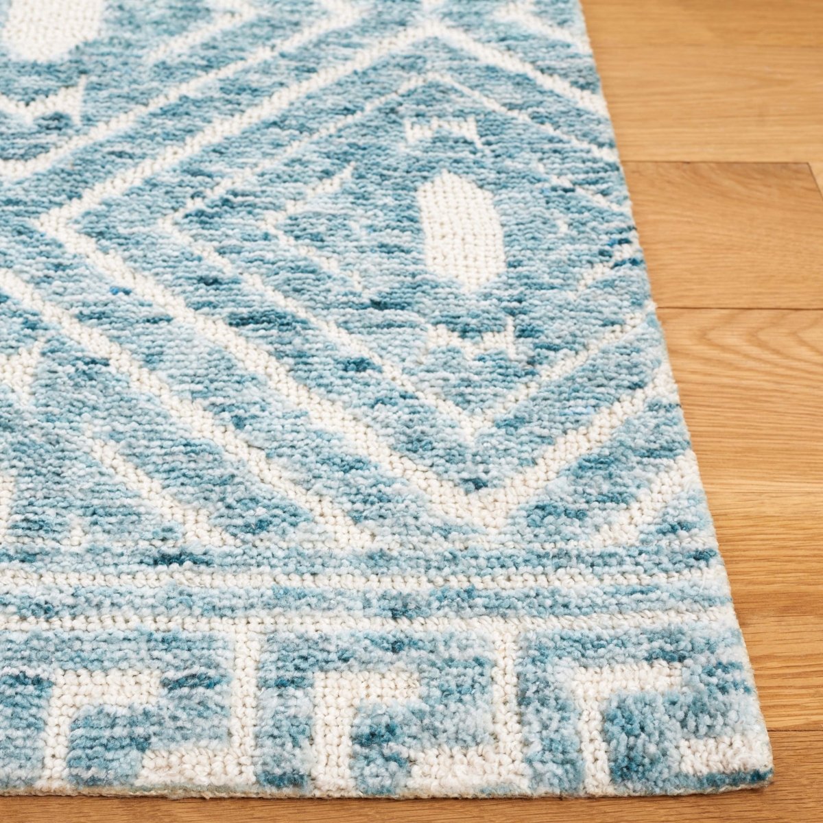 Safavieh Audrey Aud203M Blue/Ivory Rug.