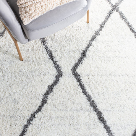 Safavieh August Shag Aug582A Ivory/Grey Rugs.