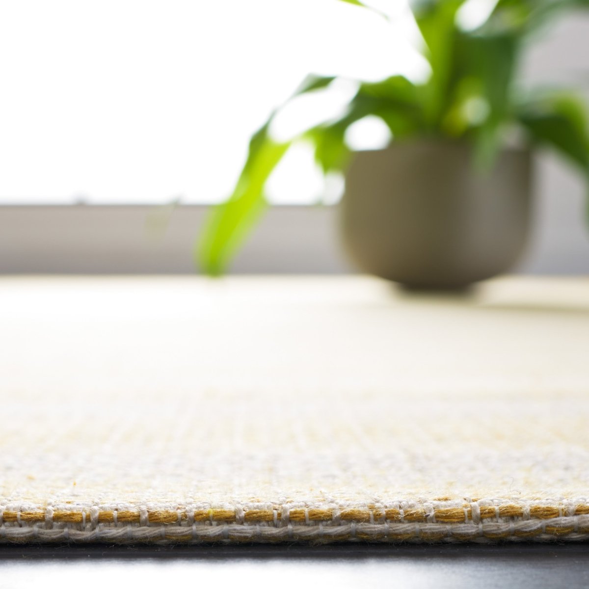 Safavieh Augustine Agt501C Ivory/Yellow Rug.