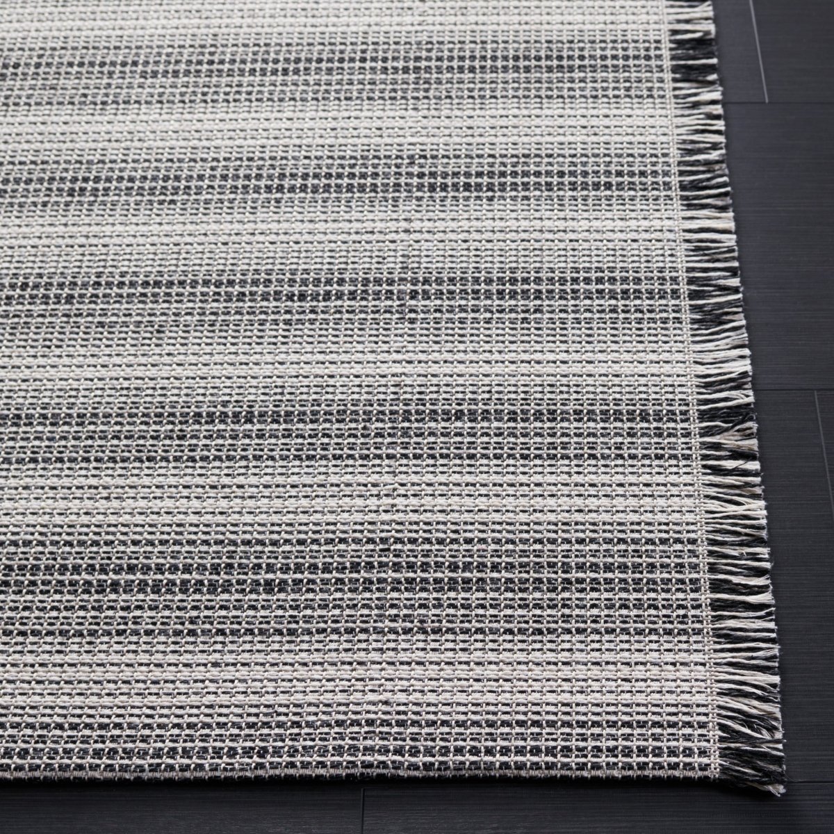 Safavieh Augustine Agt501Z Ivory/Black Rug.