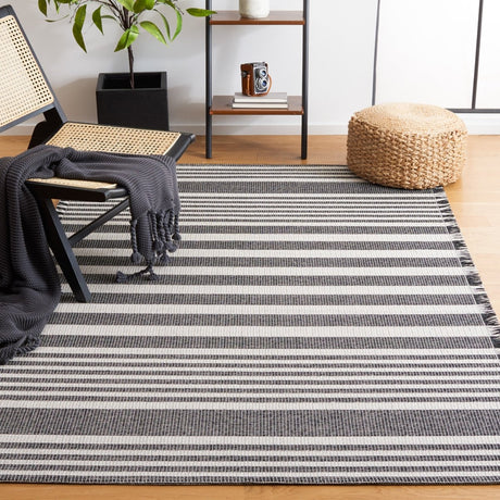 Safavieh Augustine Agt504Z Ivory/Black Rug.