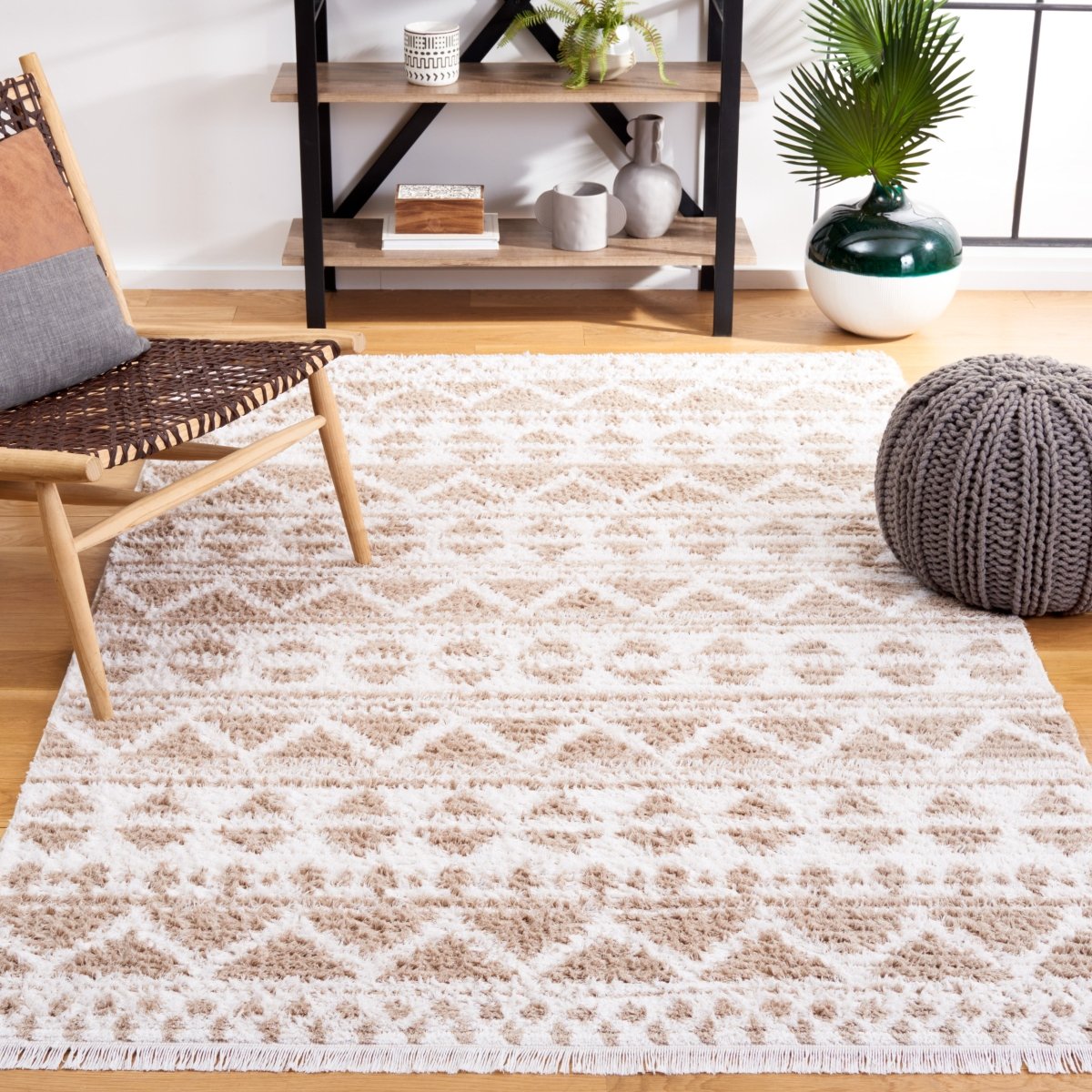 Safavieh Augustine Agt847B Beige/Ivory Rug.